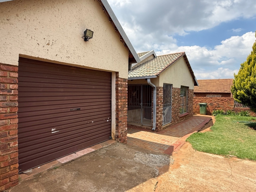 2 Bedroom Property for Sale in Mohadin North West